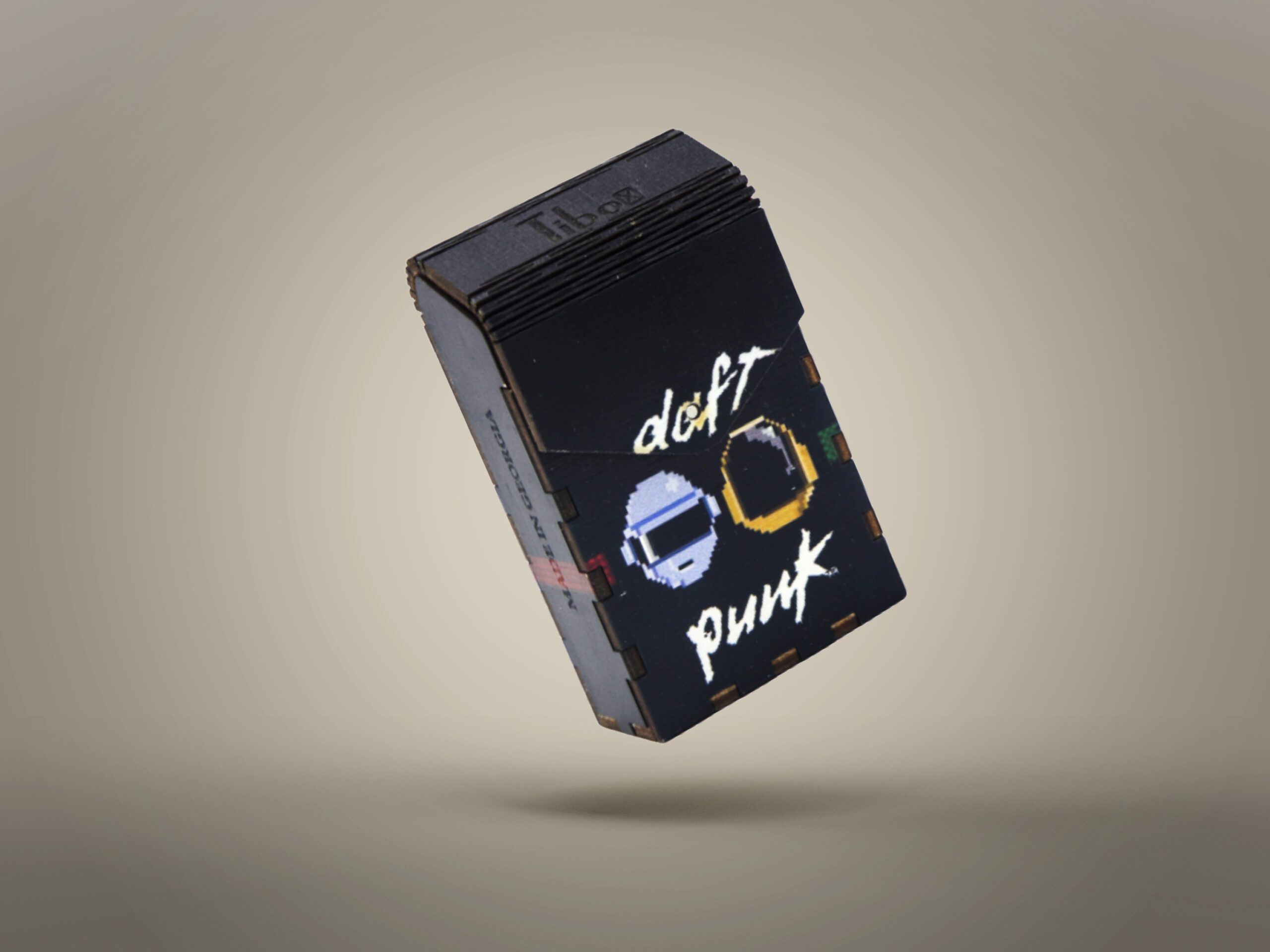 თამბაქოს კოლოფი - დაფტ პანკი 1 საჩუქარი პერსონალური დაფტ პანკი